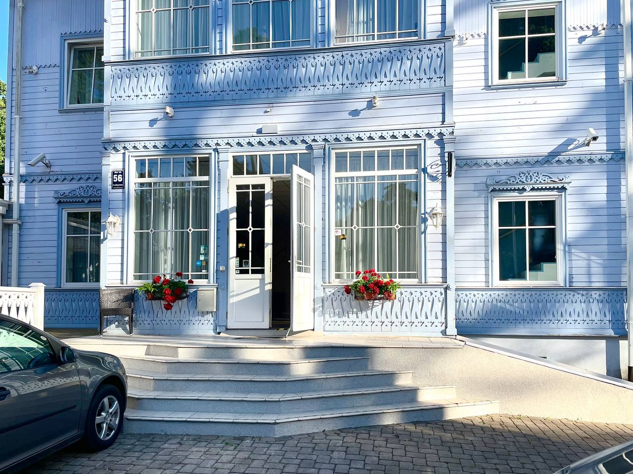 Entrance courtyard at Lucky Fish Jūrmala on Jūras iela